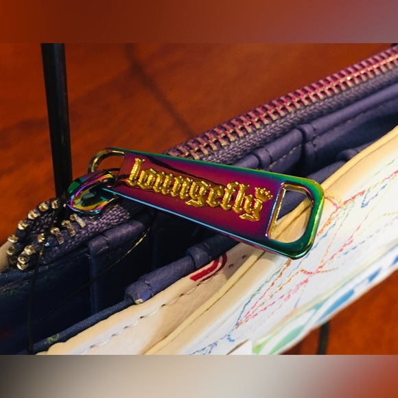 ✨ Loungefly Disney EPCOT Wallet. NWT ✨ - Picture 3 of 16